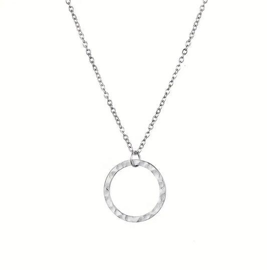 Halsband - silverfärgad rund berlock