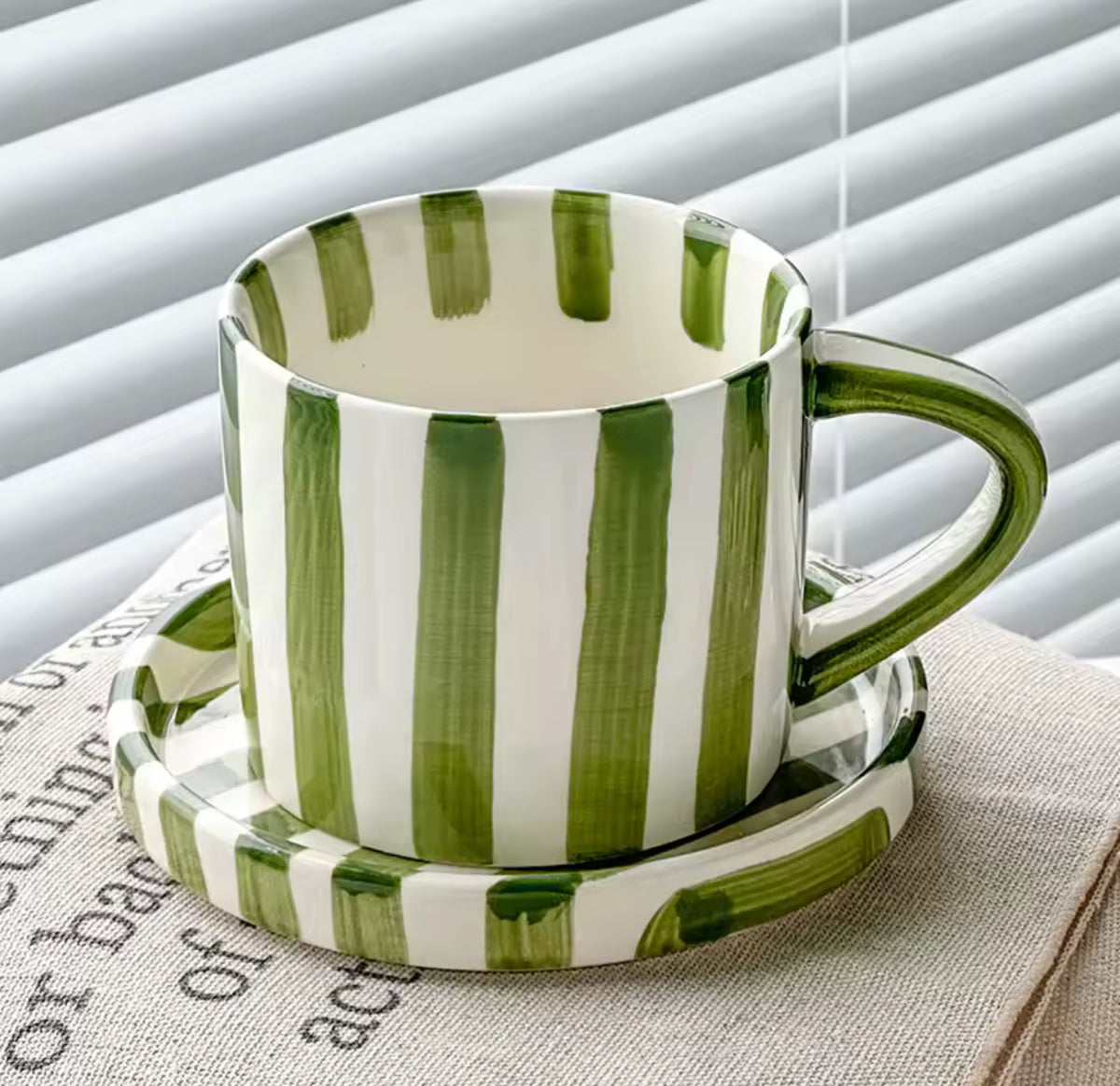 Randig Kopp med Fat– trendig Kaffekopp