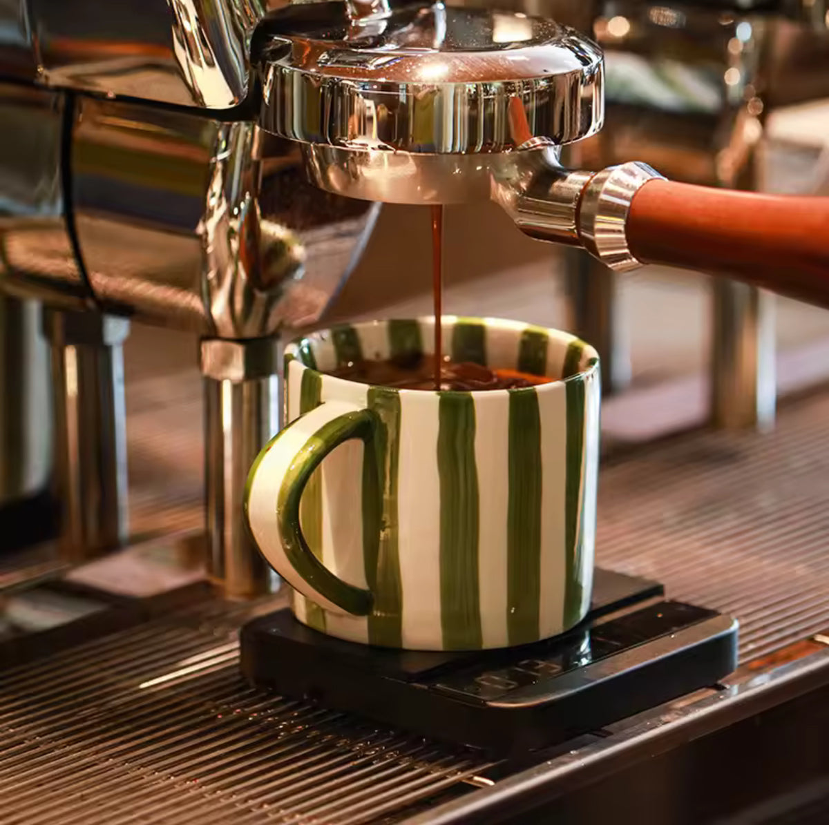 Randig Kopp med Fat– trendig Kaffekopp