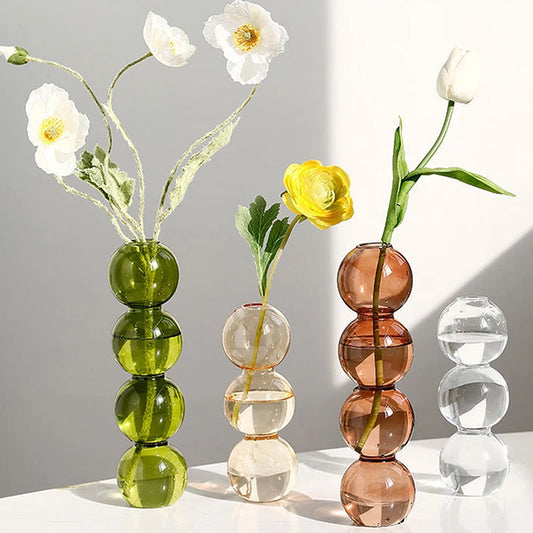 Glasvas i bubbelglas – minimalistisk heminredning i nordisk stil