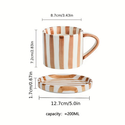 Kopp med Fat – Vintage Randigt Set i Keramik