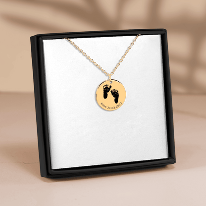 Personligt Halsband med Bebisens Fotavtryck – Namn & Datum